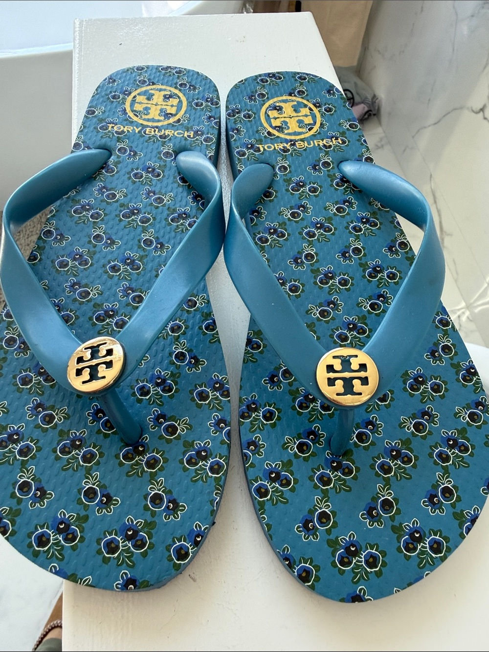 NWOT Tory Burch Teal Floral Logo Flip Sandals
